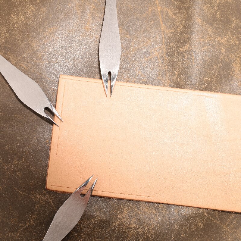 Adjustable Leather Wing Divide - огляд і ціна Wing Divider Stitch